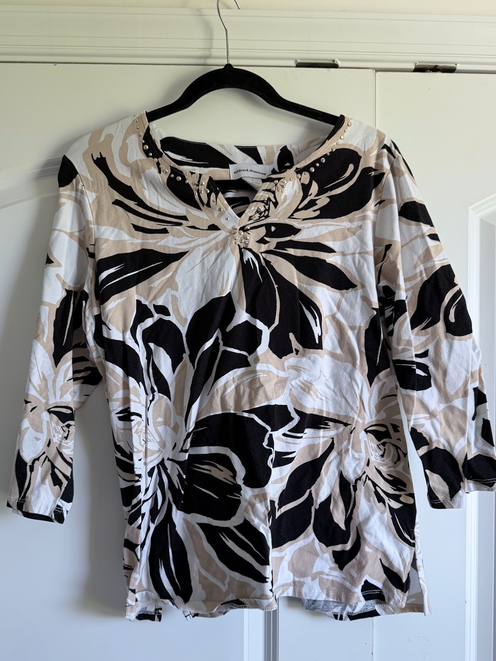 Alfred Dunner Black, Cream & White Floral V-Neck Long Sleeve Top